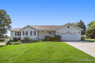 2855 Vistaview Ct NW, Grand Rapids, MI 49544