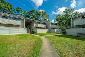 202 Green Castle Dr, Goose Creek, SC 29445