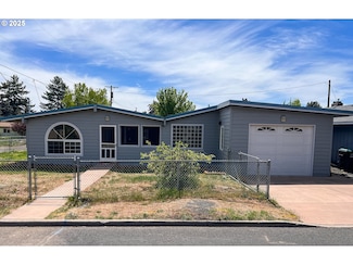 1214 NE Loper Ave, Prineville, OR 97754