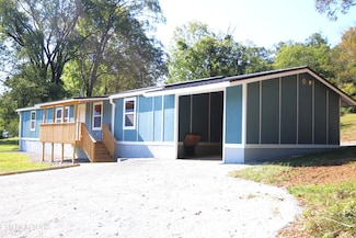 77 Hankins Ln, Pikeville, TN 37367