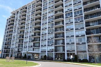 8815 W Golf Rd Unit 6B, Niles, IL 60714