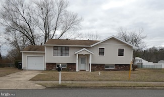 15 Lakeview Dr, Waterford Works, NJ 08089