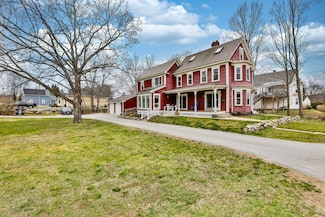 33 West St, Milford, NH 03055