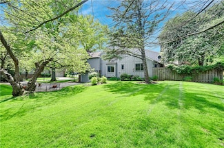 4300 W 112th Terrace, Leawood, KS 66211