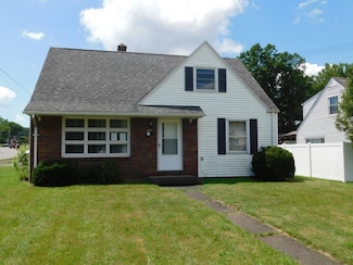 736 Thornton St, Sharon, PA 16146