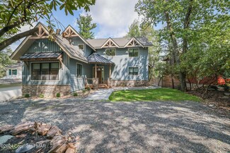 126 S Lake Dr, Lake Harmony, PA 18624