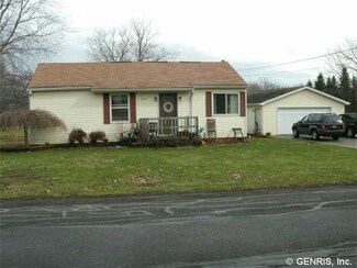 9747 Watson Ave, Middleport, NY 14105