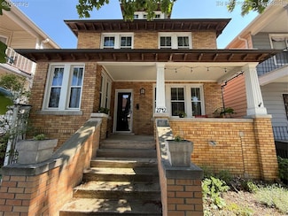 2742 Florian St, HamtraMcK, MI 48212