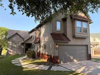 10 Hunters Creek Dr, Huntsville, TX 77340