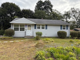 3 Willow St, Oxford, MA 01540
