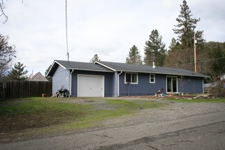 1410 5th Ave, Gold Hill, OR 97525