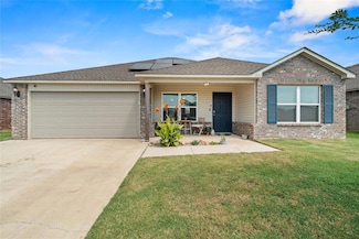 551 SE 4th St, Newcastle, OK 73065