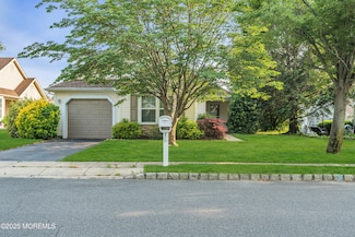 2752 Meadow Lake Dr, Toms River, NJ 08755