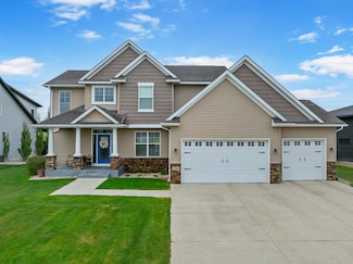 1804 Valley Bluffs Dr SE, Minot, ND 58701