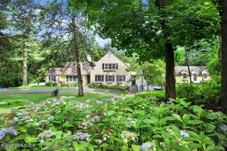 73 Hillcrest Park Rd, Old Greenwich, CT 06870