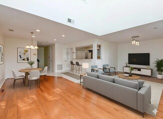 816 Topsail Ln, Secaucus, NJ 07094