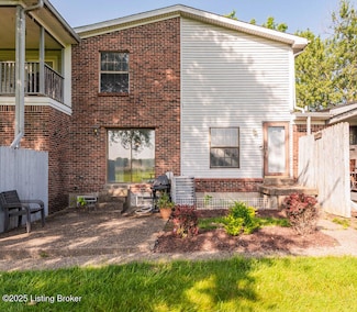 3003 Treeview Ct, Louisville, KY 40214