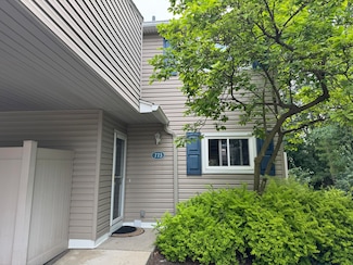 773 Kirts Blvd, Troy, MI 48084