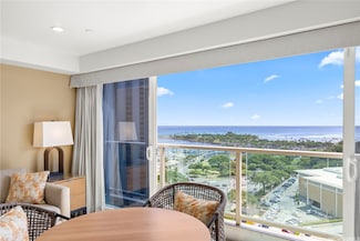 410 Atkinson Dr Unit 1707, Honolulu, HI 96814