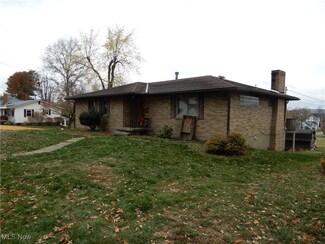 893 Highland Blvd, Coshocton, OH 43812