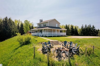 6405 E Allgaier Rd, Traverse City, MI 49684