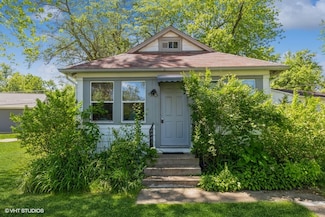 37876 N Watts Ave, Spring Grove, IL 60081