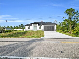 2616 42nd St W, Lehigh Acres, FL 33971