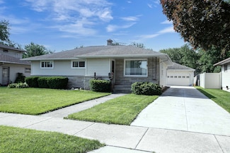 845 Harding St, Menasha, WI 54952