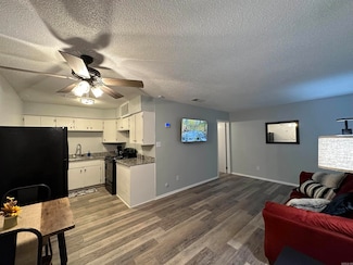 3800 Pine St Unit Piney Woods 6, Texarkana, TX 75503