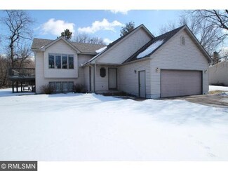 650 650 Griffin Ct, Mahtomedi, MN 55115