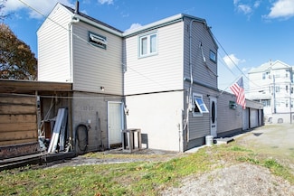 415 Anthony St, Fall River, MA 02721