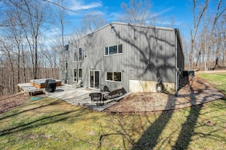 7536 Shady Side Dr, Bloomington, IN 47401