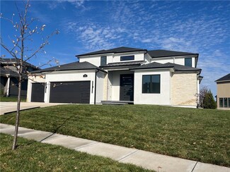 12400 W 170th St, Overland Park, KS 66221