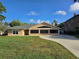 2037 Lakeshore Dr, Mount Dora, FL 32757