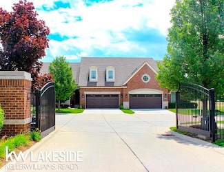 21168 Lilac Ln, Clinton Township, MI 48036