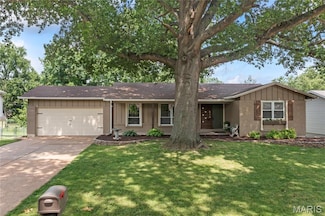 416 Marie Ln, Ballwin, MO 63011