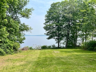 45 Douglas Dr, Newport, ME 04953