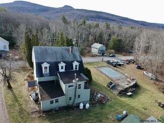 215 N Lake Rd, Haines Falls, NY 12436
