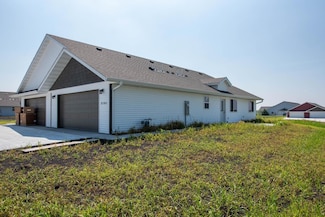 3101 Scotch Ln, Mankato, MN 56001