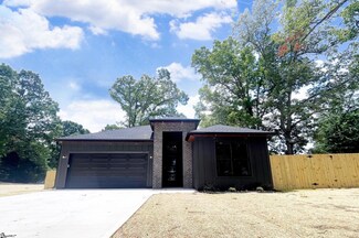 2 Sheffield Ln, Taylors, SC 29687
