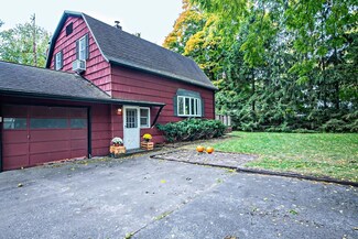 3059 Wissing Ln, Saint Joseph, MI 49085