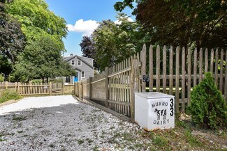 33 Munro Ave, Warren, RI 02885