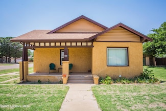 305 N 18th St, Slaton, TX 79364
