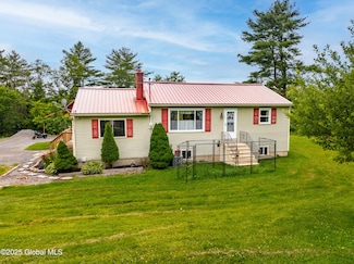 2560 Creek Rd, Esperance, NY 12066