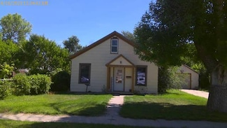 513 Black Hills Ave, Alliance, NE 69301