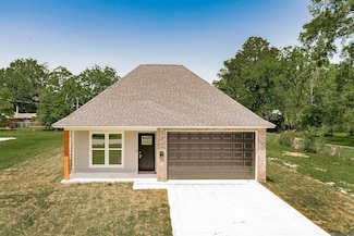 907 Sinbad St, Baker, LA 70714