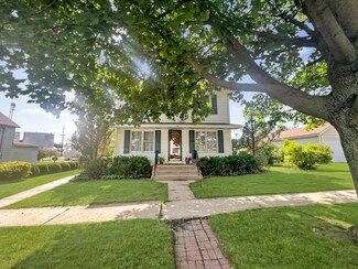 114 S Stockton St, Stockton, IL 61085