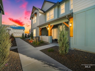 207 S Pecknold Ln, Star, ID 83669