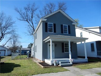 315 11th St, West Point, VA 23181