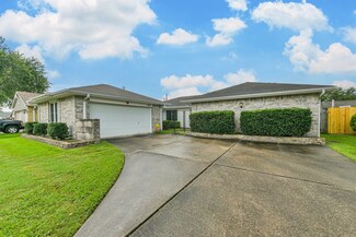 7207 Seminole St, Baytown, TX 77521